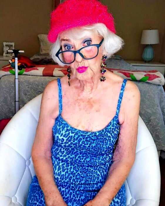 Интернет сходит с ума от 92-летней бабушки, которая разбивает сердца с 1928 года
