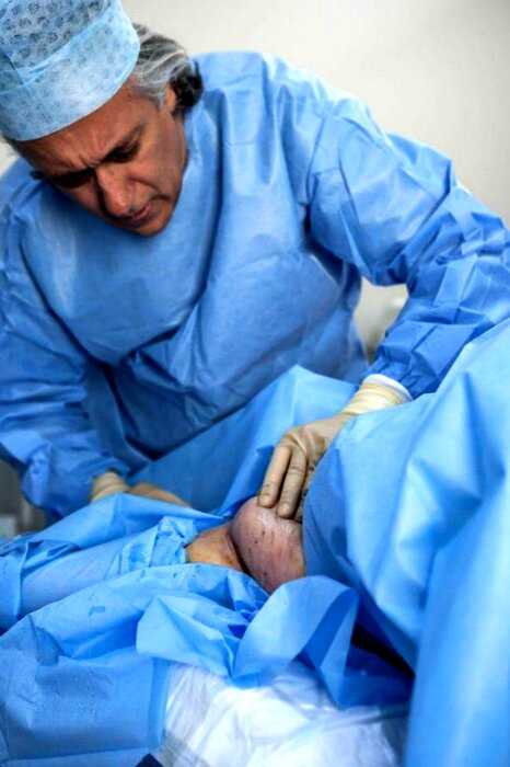 Британке, родившейся с четырьмя грудями, врачи удалили две лишние