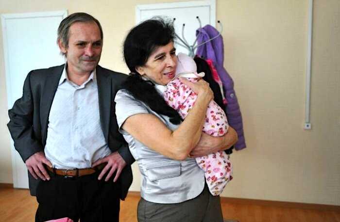 Как сложилась судьба москвички, родившей дочку в 60 лет