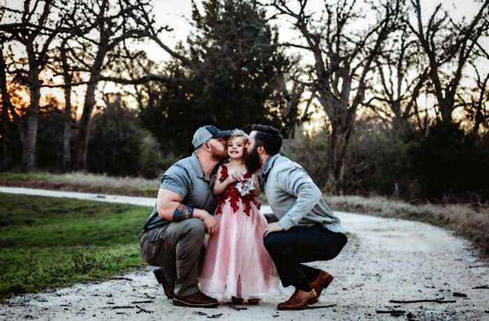 «Одна дочь на двоих»: удивительная история маленькой принцессы и ее двух пап