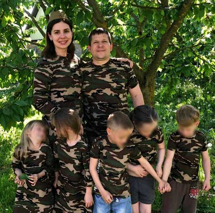 «Санта-Барбара по-русски»: мать пятерых детей развелась с мужем и сошлась с пасынком