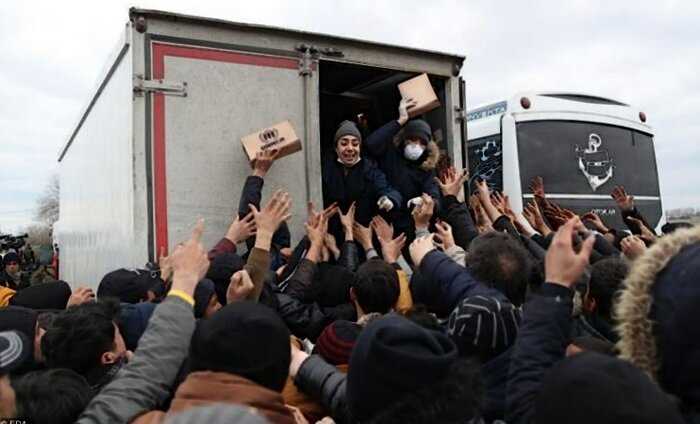 50 суровых фотографий о том, как Греция обороняется от мигрантов