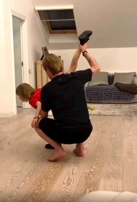 «Изверги, а не родители»: Рудковская сняла на видео сына, кричащего от боли