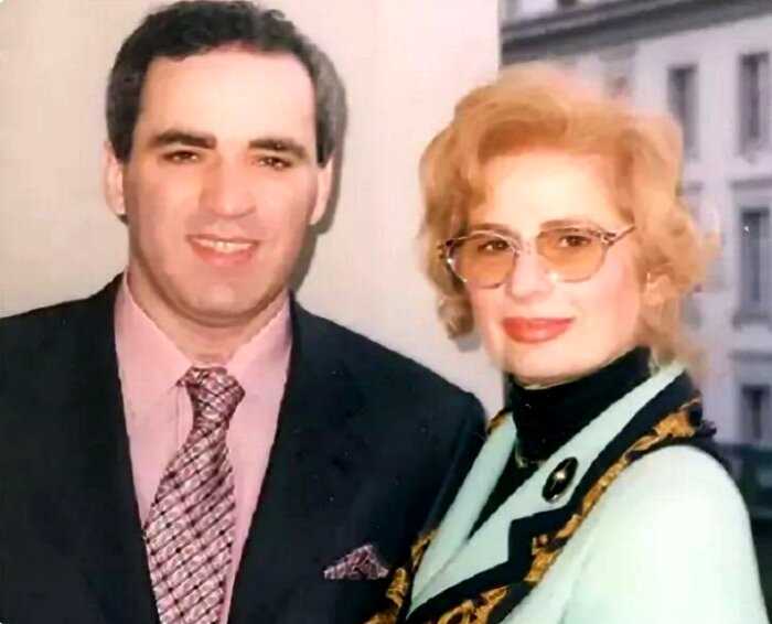 Почему Каспаров бросил беременную Марину Неелову и не признал родную дочь