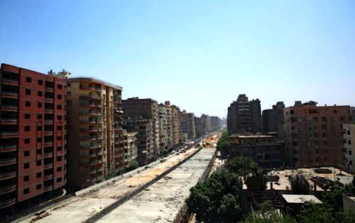 В Египте строят шоссе вплотную к жилым домам