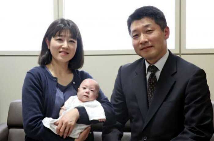 Как в Японии выхаживали крошечного малыша, который родился с весом 268 граммов