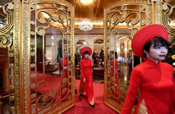 Не спрашивайте зачем, но во Вьетнаме открылся отель почти весь из золота