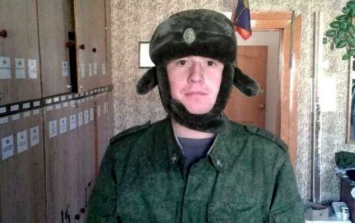 «Боевые русские медведи»: зачем на армейских ушанках сделаны маленькие ушки