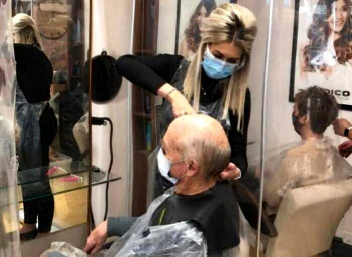 Парикмахер спасла жизнь 82-летнему дедушке, заметив странную опухоль за ухом во время стрижки