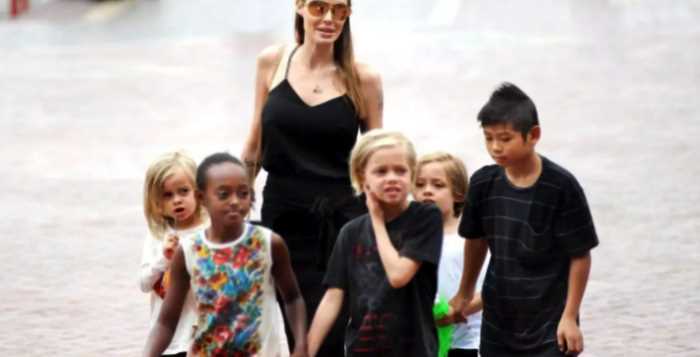 Брэд Питт и Анджелина Джоли поделили детей на Рождество