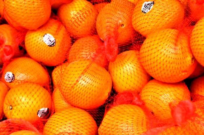 Вот почему мандарины и апельсины почти всегда продаются в красных сетчатых пакетах! Ответ есть!
