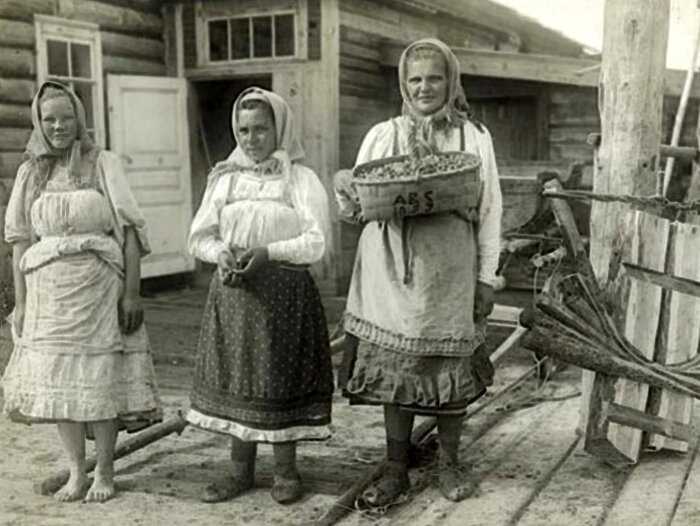 Почему женщины в русских селениях не носили нижнее белье