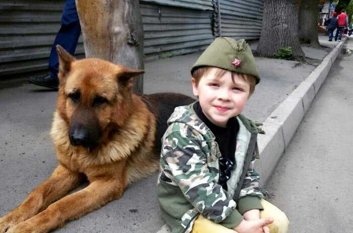 6-летний Иван вместе со своим папой спасли уже более сотни брошенных животных