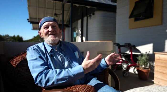 70-летнему бездомному подарили дом, распечатанный на 3D-принтере, и он стал первым жителем такого дома