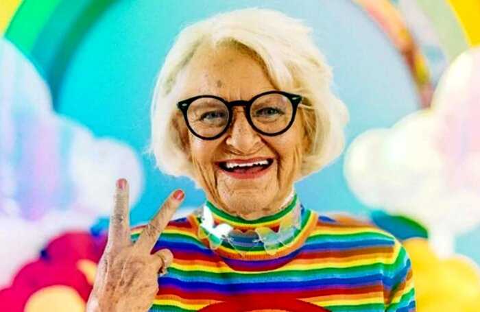 «Жить на полную катушку»: 92-летняя Бадди Винкл показывает, как нужно наслаждаться жизнью