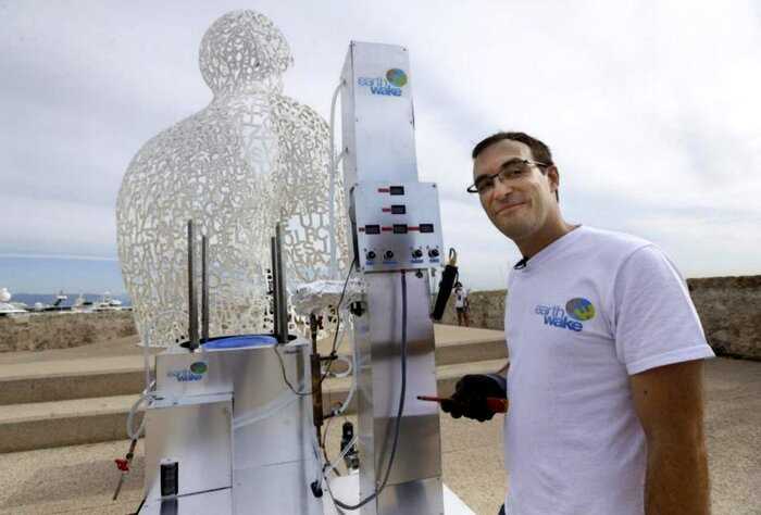 Французский изобретатель-любитель создал аппарат, который превращает пластиковые отходы в бензин и дизельное топливо
