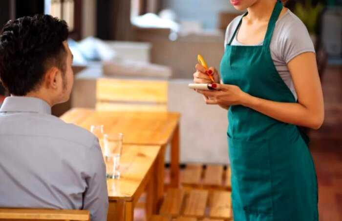 «Прошла проверку»: директор кафе решил своеобразным образом проверить своих работников