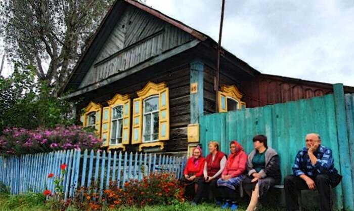 Перед каждым домом в русской деревне есть палисадник. Маленькие сады работали как кондиционер
