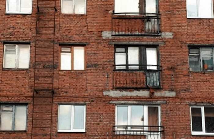 Чудеса да и только! Почему в Норильске жилые дома строили без балконов