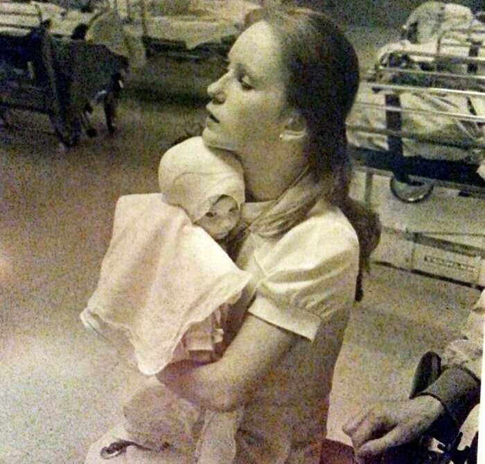 Женщина разыскала медсестру, которая спасла ей жизнь 38 лет назад. Это такая трогательная история!