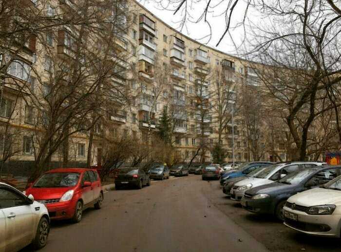 Как живется людям в московских домах-кольцах, и зачем их построили