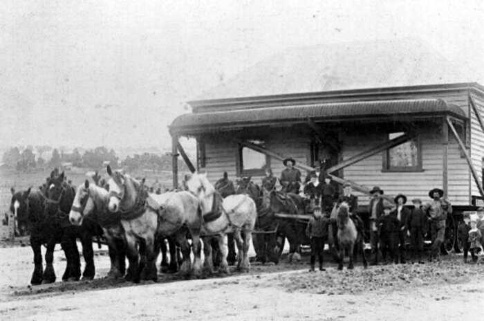 Переезд в XIX веке: на конной упряжке и со своим домом