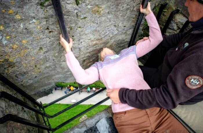 Поцелуй Камня Красноречия – давняя ирландская традиция