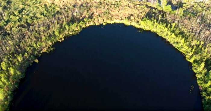 Бездонное озеро в Московской области: ученые больше 200 лет пытаются достичь дна, но пока безрезультатно