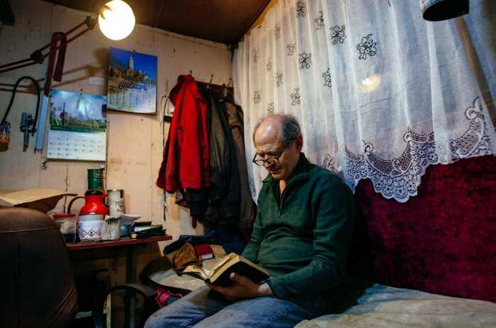 Мой киоск — моя келья: История киевлянина, который живет в МАФе