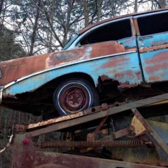 Пропавший 60 лет назад автопоезд найден с ключами в замке