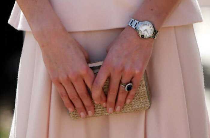 Почему Елизавета II красит ногти одним цветом больше 30 лет
