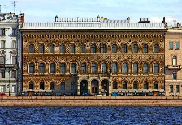 Что случилось с дворцами Романовых после распада семьи