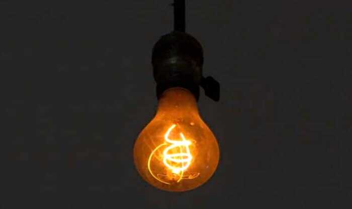 Обычную лампу зажгли в 1901 году и она горит до сих пор: история феномена