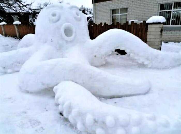 Не снеговиком единым: драконы, скелеты и прочие осьминоги, которые умельцы лепят из снега