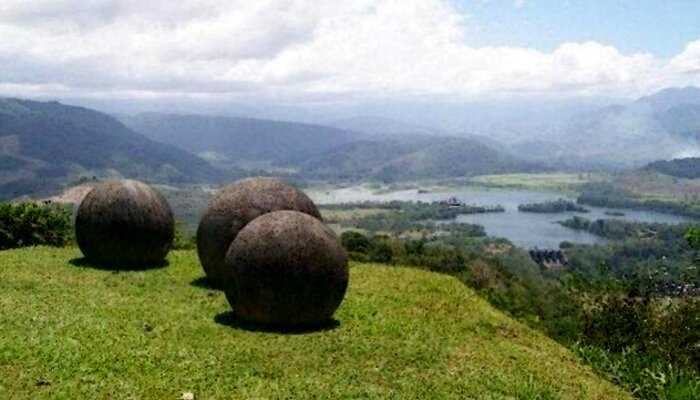 Сферический камень из Коста-Рики