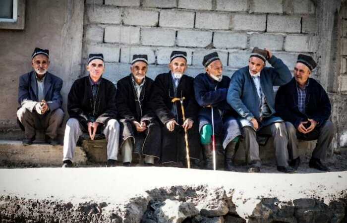 Гора из соли, запрет на объятия и отсутствие урн: чем Таджикистан способен удивить