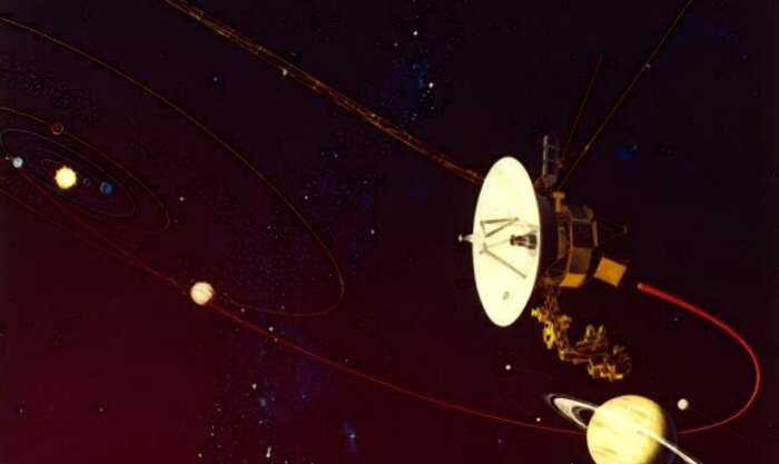 Вояджер-2 вышел на связь с людьми после года тишины и передал из космоса новые данные