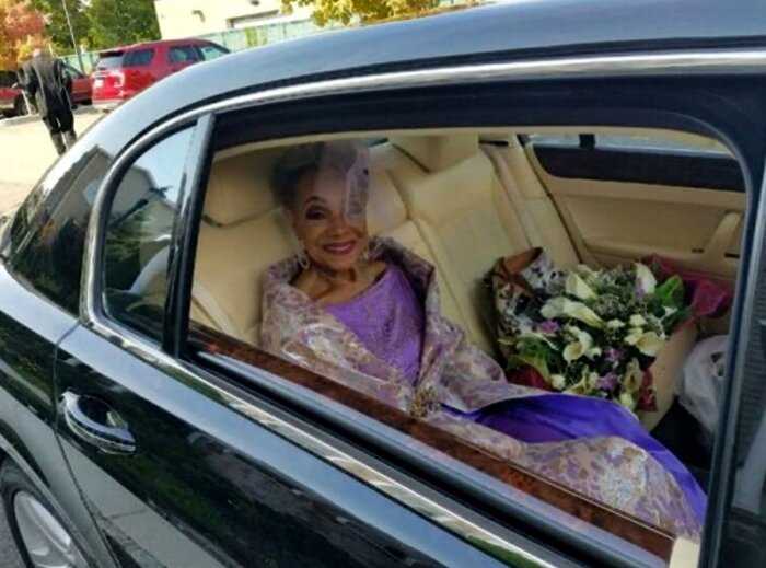 Любви все возрасты покорны: 86-летняя женщина вышла замуж и стала звездой интернета