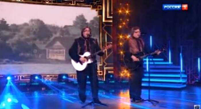 В 2000-х их песни пела вся страна. Судьба близнецов Радченко, которые стали знаменитым после песни «Домик окнами в сад»