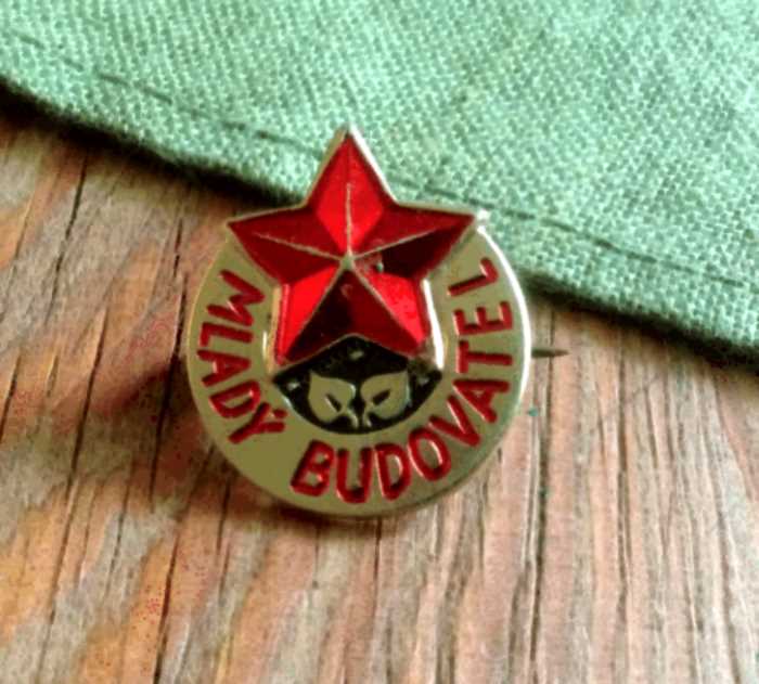 Значки, которые «копили» советские дети