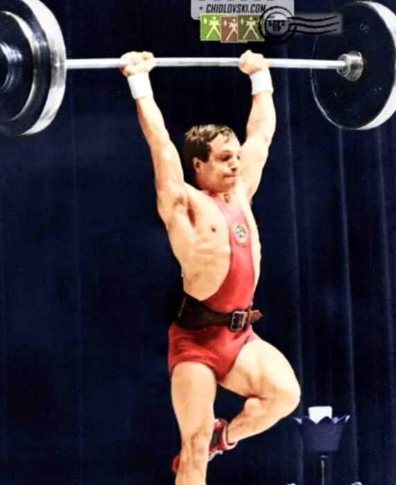 В 1964 году советский штангист выиграл Олимпиаду, стоя на одной ноге. В рекорд Ванохина отказывались верить судьи