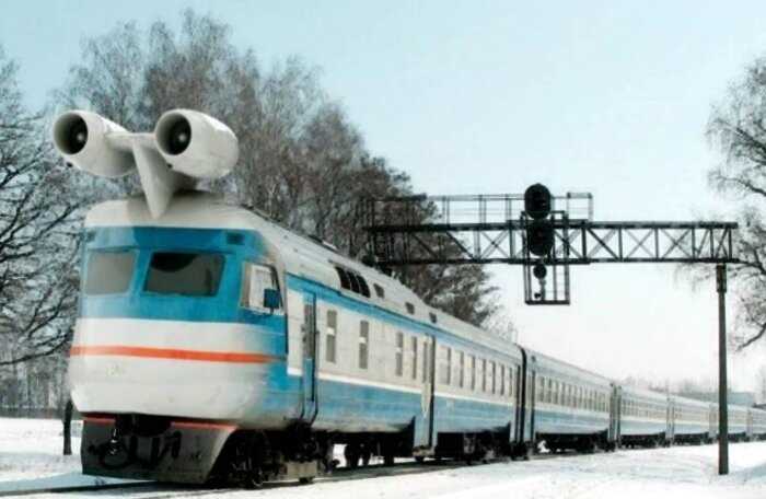 Куда делись реактивные поезда с двигателем от самолета, которые тестировали в СССР и с какой скоростью они ехали?