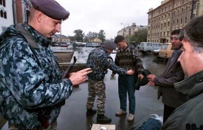 17 раритетных снимков с атмосферой 90-х, которая чувствуется даже через экран