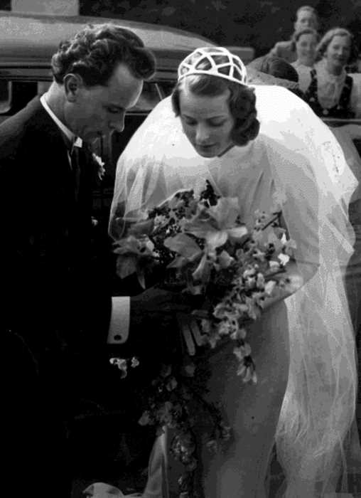 Фрэнк Синатра, Одри Хепберн и даже Чак Норрис на своих свадебных фотографиях